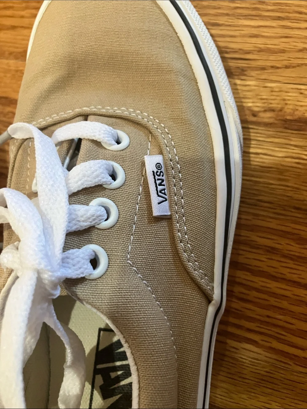 Vans Kids Canvas Lace-Up Sneakers in Beige with White Accents Sz 3.5 EUC